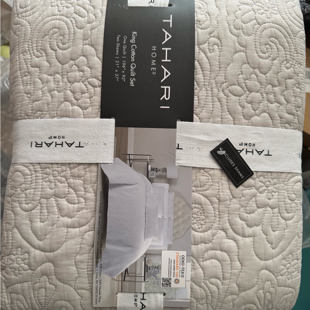 🎉LAST‎ PIECE🎉TAHARI HOME Embroidered Floral Quilt Set - Picture 4 of 7